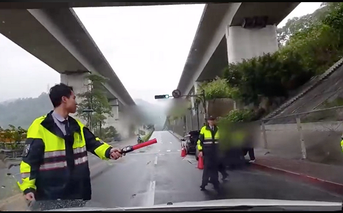 刁難警察？男躲臨檢嗆「看！懂法律就不一樣」網友全氣炸