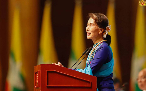 槓上了！翁山蘇姬政黨推動修憲  軍系議員變臉不語