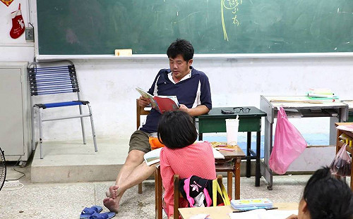 一生奉獻給花蓮 史懷哲優良教師193縣道自撞身亡