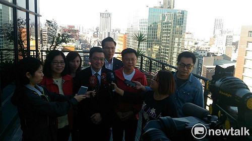 南下高雄勉勵趙天麟團隊　卓榮泰：年後與社會對話