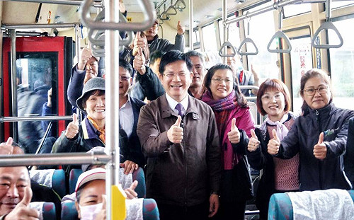 只花5天就搞定！ 林佳龍促成「高鐵雲林站海線快捷客運」