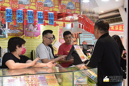 讓專業的來！彩券沒中就扔掉？別急　店員幫你撿回100萬