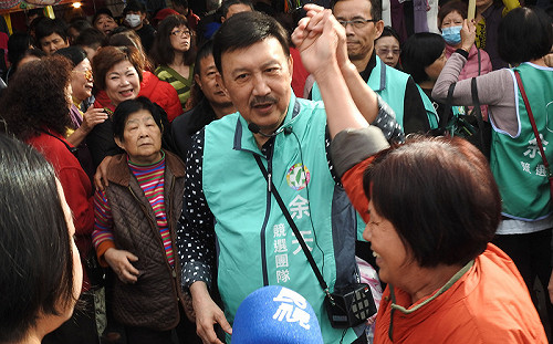 孤軍奮戰？余天嘆立委補選缺經費  過年後找家人助選