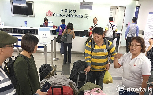 旅行社負擔華航旅客滯留費  觀光局：依民法辦理