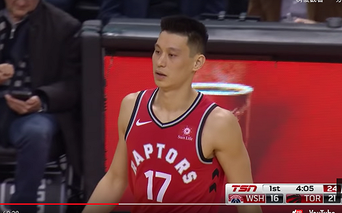 NBA／豪神降臨！林書豪替補上陣 滿場暴龍球迷歡呼(影)