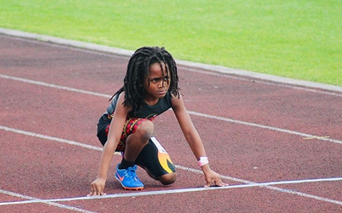 叫我第一名！7歲飛毛腿13.48秒跑百米