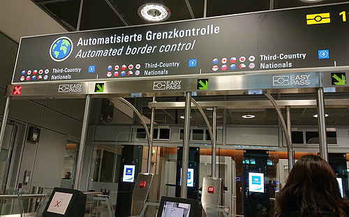 感動！法蘭克福機場消失的Taiwan與國旗回來了