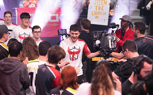 《鬥陣特攻》全場觀眾高喊其名！Dafran生涯OWL首秀來啦