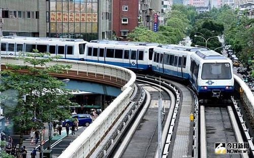 網友笑翻！北捷廢文詩驚見「看X小」  作者現身回應了