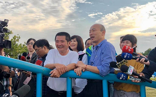 黃重諺諷「喝醉的土包子」 韓國瑜回嗆「狗嘴吐不出象牙」