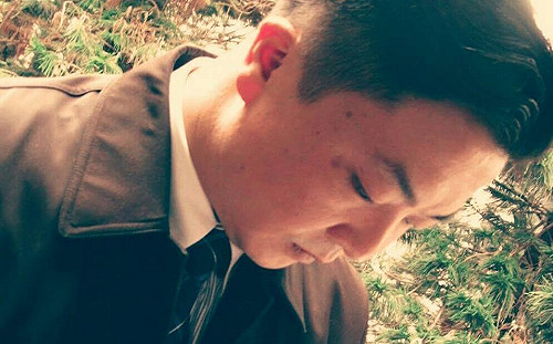 他的「氨塗牲」童話「發大財的小男孩」 寓言結局「把房子燒掉了」…