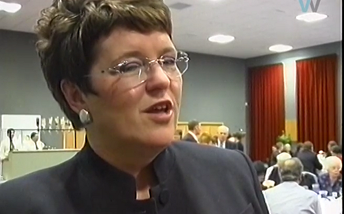 人民日報採訪「編寫」後署名刊文  紐西蘭前女總理吹捧過度被罵翻