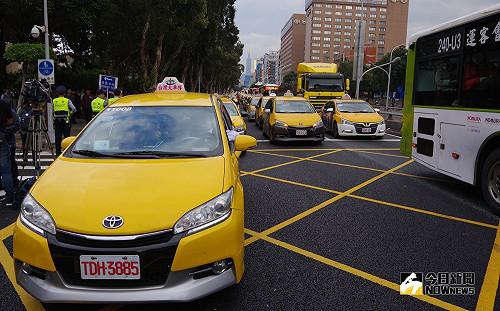 交通部預告「Uber條款」 禁巡迴攬客、起租至少1小時