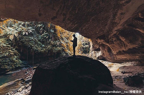 三民蝙蝠洞強勢回歸！天然月灣洞穴美景真的好迷人
