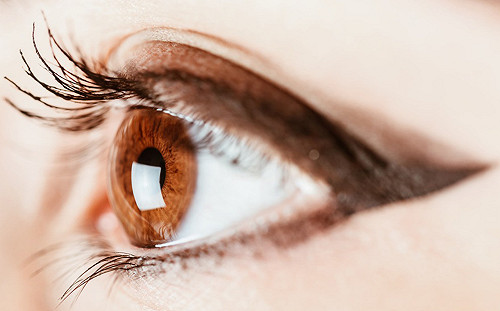 吸菸者區分色彩與對比色能力　明顯下降