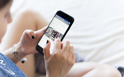 女搭捷運被陌生人傳這圖　男友傻眼！原來AirDrop沒關