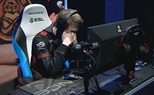 太傷心！Serral IEM淘汰後買醉澆愁