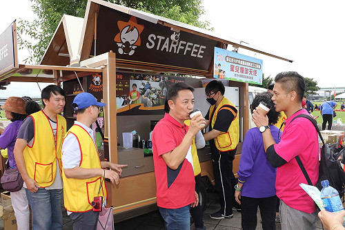 咖啡香飄愛心！三重獅子會捐咖啡胖卡助星兒