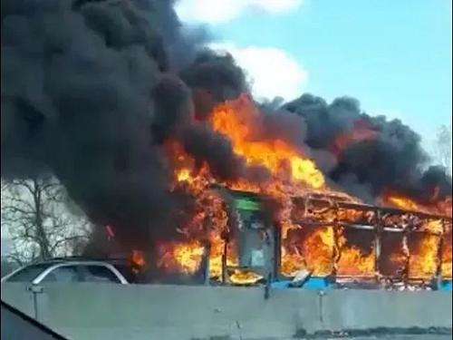 米蘭校車司機劫車縱火  警方驚險救出51學童