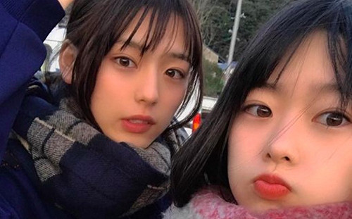 比女生還可愛！16歲少年合體親姊　網友驚：根本是姊妹啊(影)