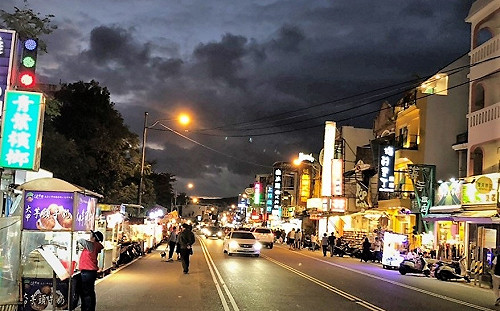 墾丁大翻身？「超肥厚鮭魚」這樣200　上千人暴動求店址