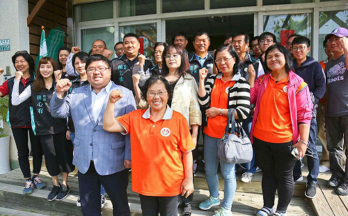 蔡易餘、王美惠登記嘉義立委初選　陳明文近日決定