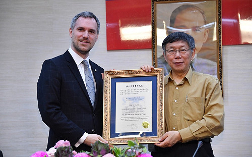 反「一中」挺台灣！布拉格市長訪柯P  盼與台北締結姐妹市  