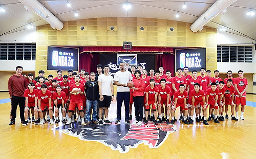 NBA》路易斯傳授三分秘技　政大、南山小球員受益