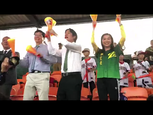 回台南「主場」看職棒  賴清德：用體育打造國力