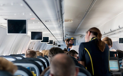 不只為美觀！空姐「全都穿絲襪」背後超心酸原因曝光