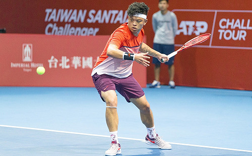 網球／完成逝世女友約定　謝政鵬重返球場淚崩