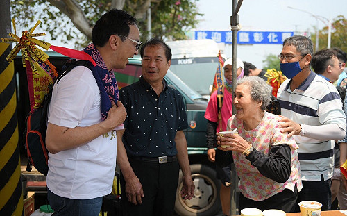 隨大甲媽遶境尾聲 朱立倫：遺憾沒機會帶媽媽來