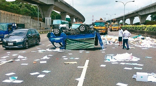 不讓掉落物成國道殺手！交通部將統一貨運裝載規定
