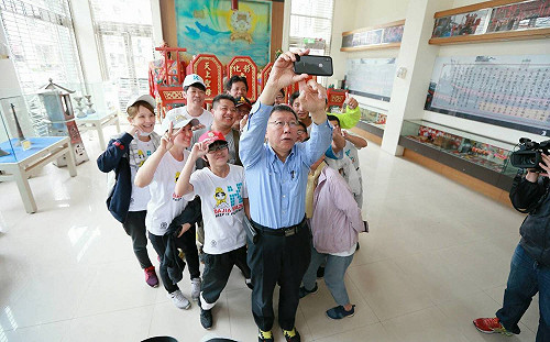 韓國瑜批3台大法律總統搞殘經濟  柯P嘆：歷史共業