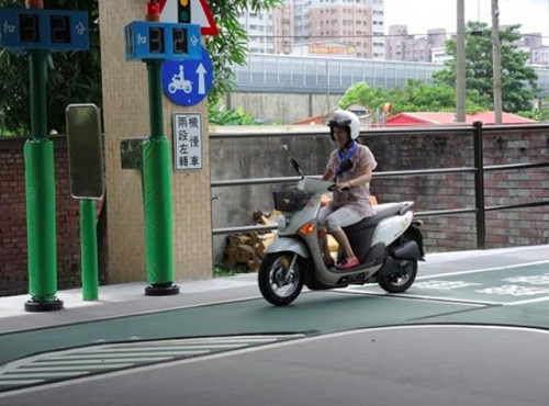 報名機車駕訓班補助1300元！交通部：續辦至明年11/30