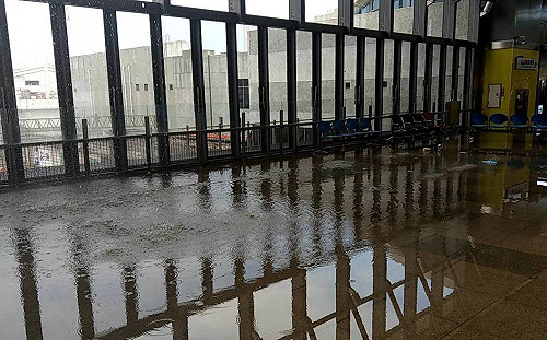 快訊》7級地震搖斷水管！花蓮車站水管漏水已搶修