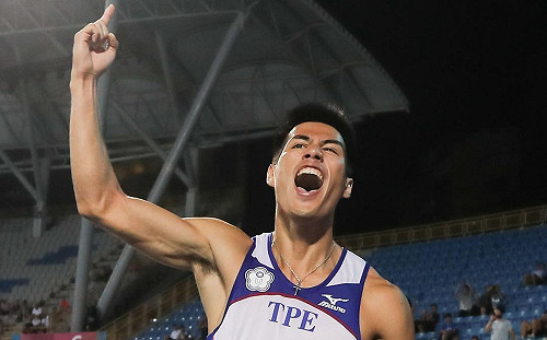 楊俊瀚領軍！中國隊400接力踩線獎牌取消　中華隊首奪銀