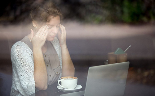 潛在過勞族近六百萬！這三大行業最勞心