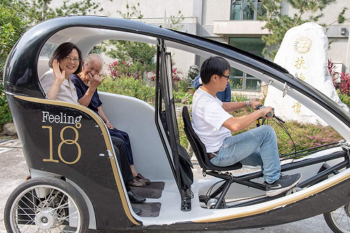 蔡總統：政府做好長照  年輕人可放心打拚