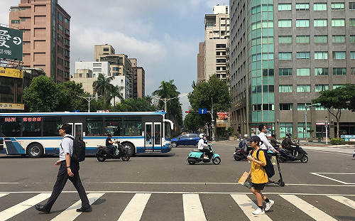 外出注意！高屏亮「黃燈」高溫恐飆36度以上