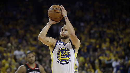 NBA／柯瑞早就被趕出場　NBA當局承認誤判(影)