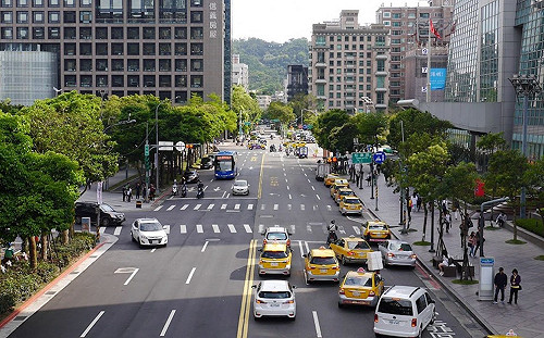 坐得起卻不敢搭！日本人曝小黃「4大驚嚇點」寧苦等公車