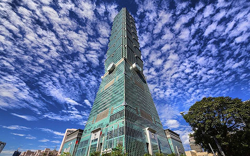 台北101垂直馬拉松明開跑 「向自己下戰帖」滴妹也參賽