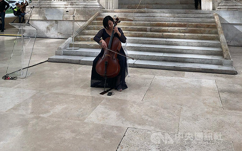 歐洲運動會聖火點燃儀式 台灣大提琴家擔綱獨奏