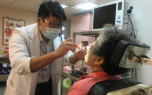 假牙、智齒問題還不處理？醫師警告：拖久恐變口腔癌