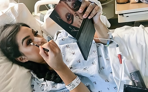 就算在生小孩的當下還是要化妝！外國媽媽們「忍痛拼了」