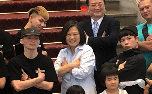 馬英九批民進黨沒常識  蔡英文回擊：自經區不符合現在需求