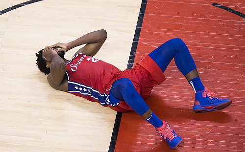 NBA／搶七遭淘汰超難過  恩比德賽後掩面痛哭(影)