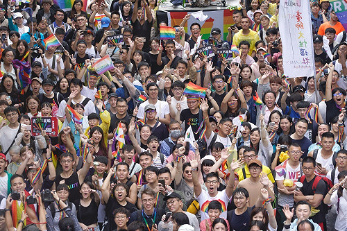 快訊》同婚法案三讀通過！台灣成亞洲第一個同婚合法國家