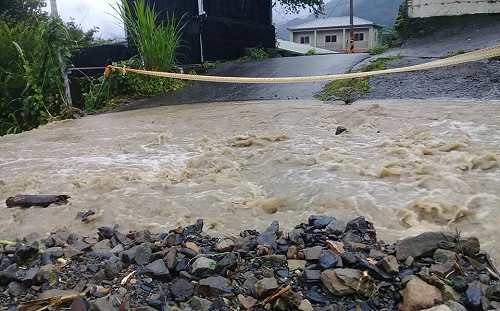 南投部分路段封閉　落石坍方、 土石流災情嚴重